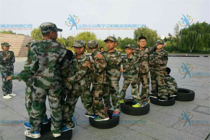 军事夏令营通过兴趣培养孩子的能力