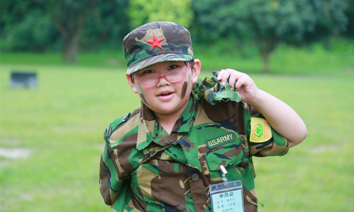 参加军事夏令营让孩子以后全面成长