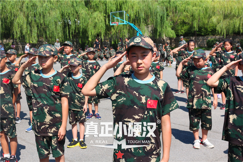 国内军事夏令营帮助孩子成就梦想