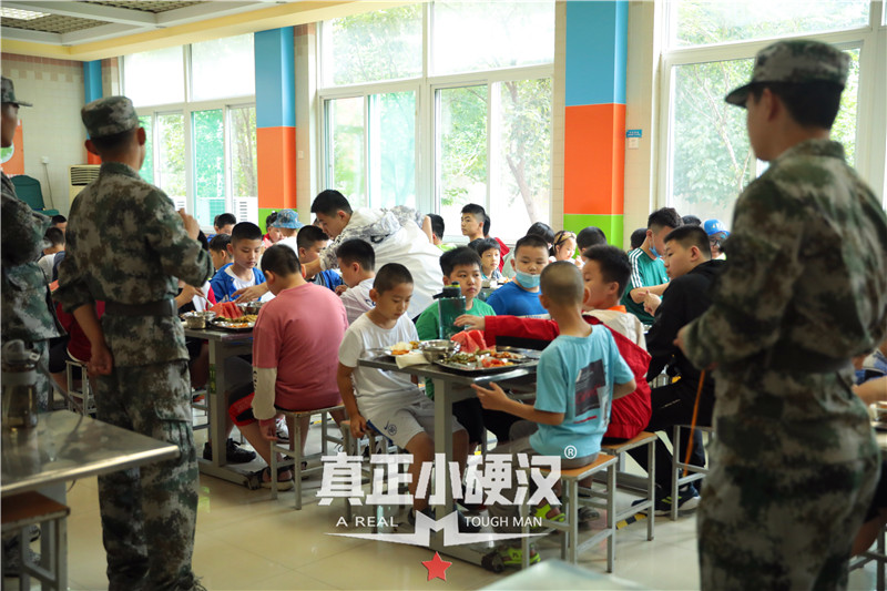 军事夏令营能带中小学生带来哪些好处？