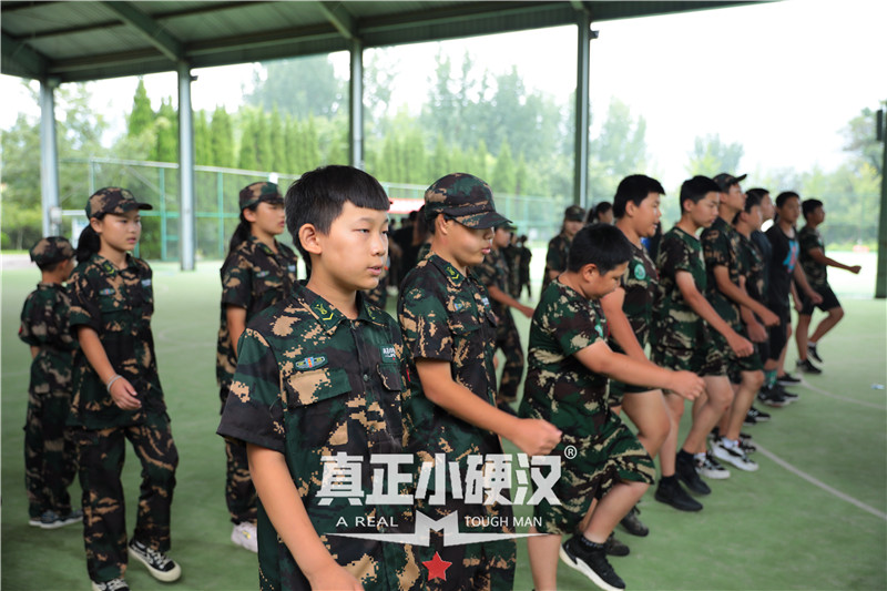 济南青少年军事特训夏令营
